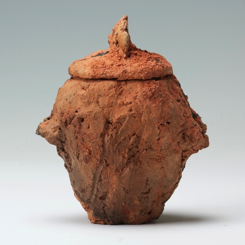 Small Cinary Urn
ht 14cm (2009)